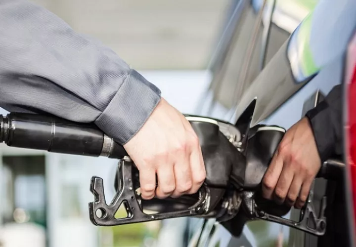 Secretaría de Energía confirma rebaja en los precios de los combustibles.