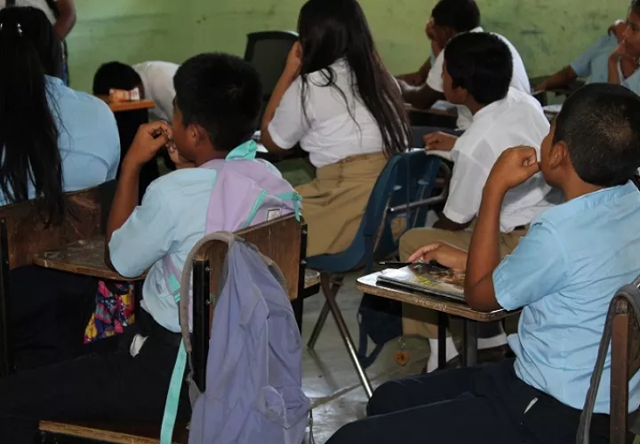 Estudiantes podrán nivelar hasta 3 materias reprobadas en programa de recuperación de enero a febrero.  /  Foto: Meduca