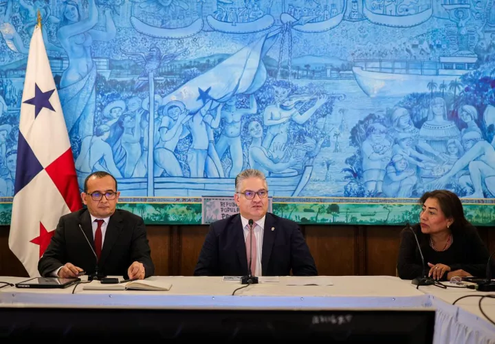 El encuentro, presidido por el ministro de la Presidencia, Juan Carlos Orillac, 