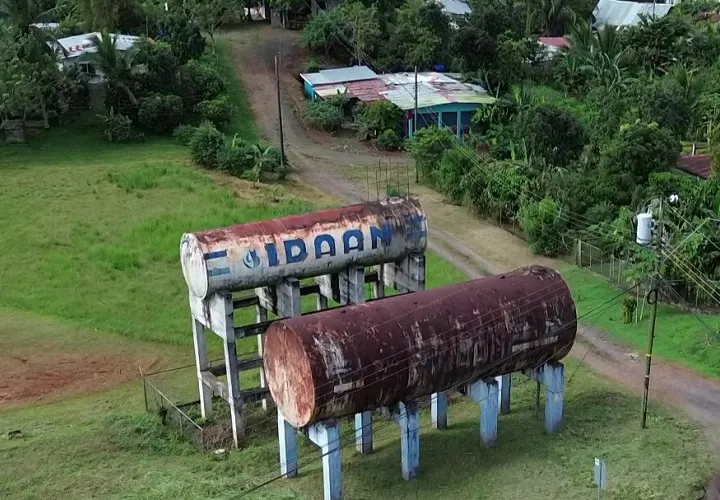 El director ejecutivo del IDAAN, , Rutilio Villarreal, añadió que un proyecto similar se realizará en las comunidades de Koskuna y Bello Horizonte, corregimiento de Veracruz, distrito de Arraiján, para 324 viviendas. Foto. Eric Montenegro