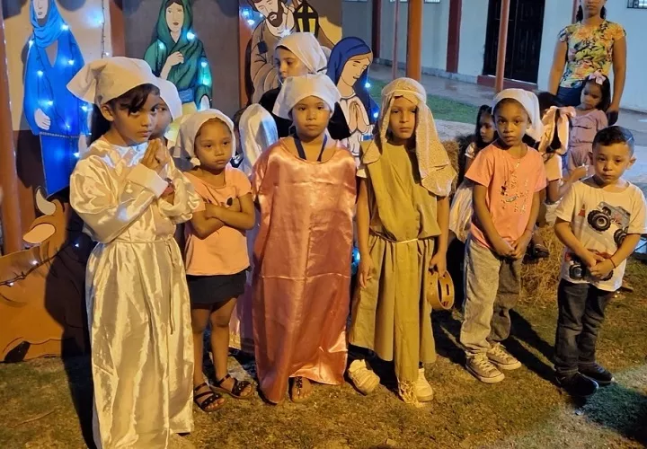 Los más pequeños participan de algunas obras. Foto: Thays Domínguez