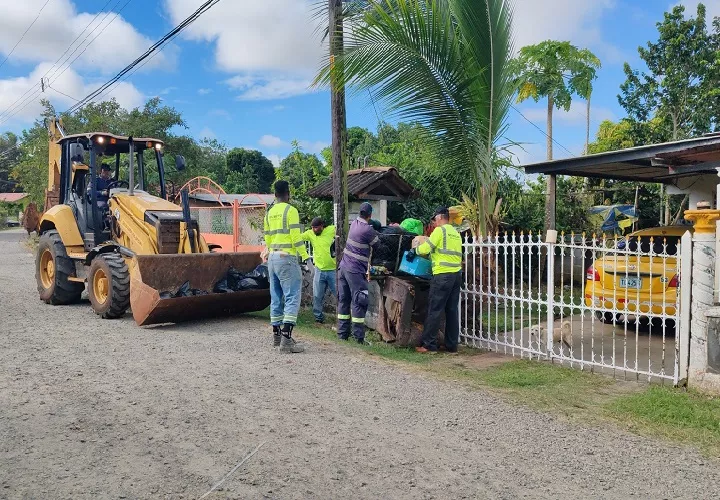 Durante el mes de diciembre se generaron tres mil toneladas de basura más de las 5 mil toneladas de residuos que se tenía previsto recolectar. Foto. Eric Montenegro