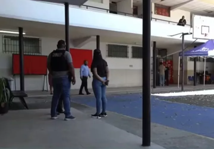 Exfuncionaria ataca a trabajadora del Ministerio de Educación con potasa