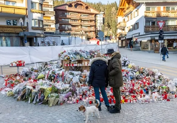 Suiza rinde homenaje a víctimas de trágico incendio en Crans Montana