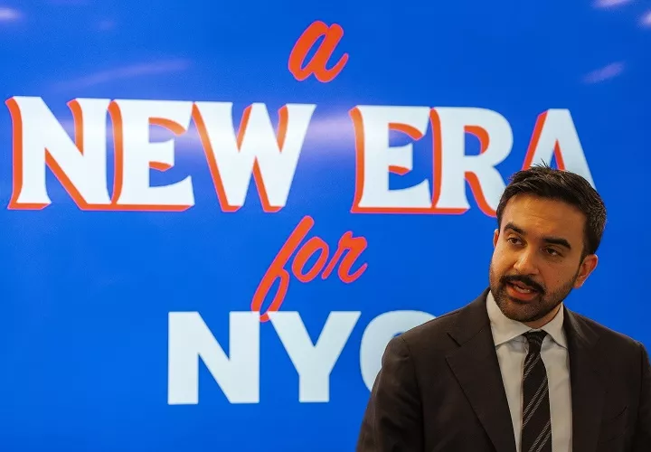 Unas 15,000 enfermeras de Nueva York abandonaron sus puestos en los hospitales para unirse a la mayor huelga del sector en la historia de la ciudad. Foto. EFE