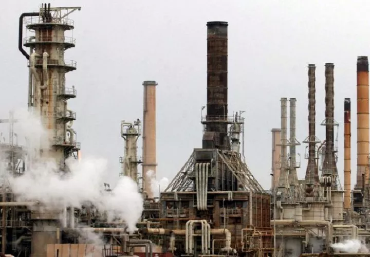 El Brent reaccionó al alza impulsado por el temor de los inversores ante posibles interrupciones en el suministro de crudo en Irán. Foto. Archivo
