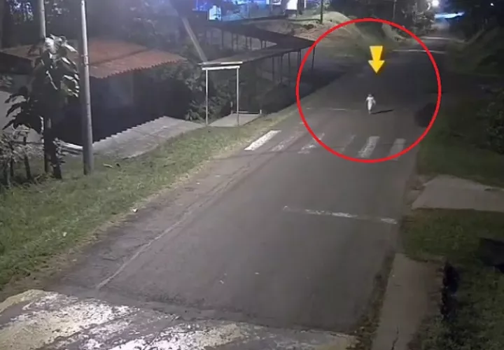 La gente se pregunta cómo se salió de su casa.  /  Captura de Video: Centrodecom