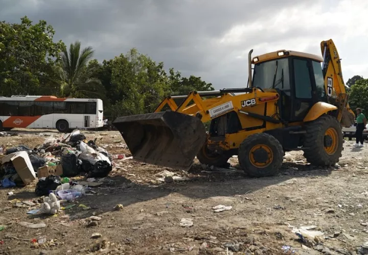 La AAUD sigue con la recolección de basura en San Miguelito. /Foto: Cortesía