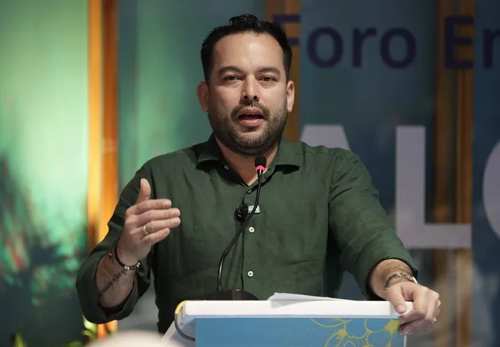 El Ministro de Minas y Energía de Colombia, Edwin Palma, precisó en un comunicado que la decisión de suspender la venta de electricidad a Ecuador "busca garantizar el abastecimiento interno ante la variabilidad climática y la proyección de disminución de energía firme en el Sistema Interconectado Nacional". Foto. EFE