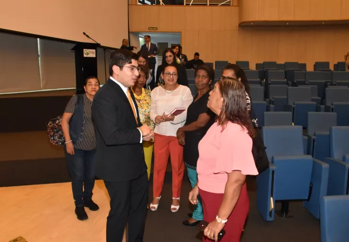 El presidente de la Comisión de Educación de la Asamblea, Jorge Bloise.