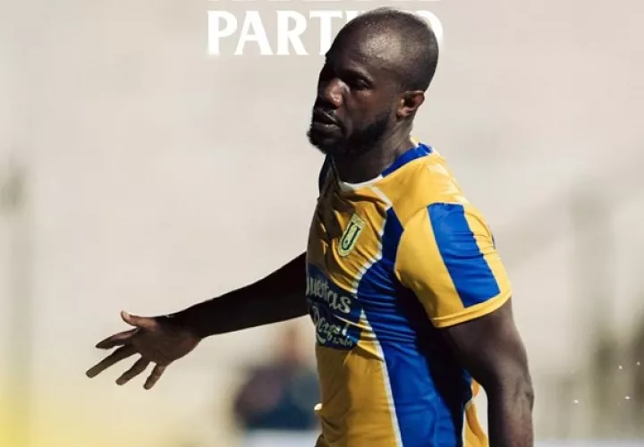 Cecilio Waterman sigue encendido a la ofensiva. 