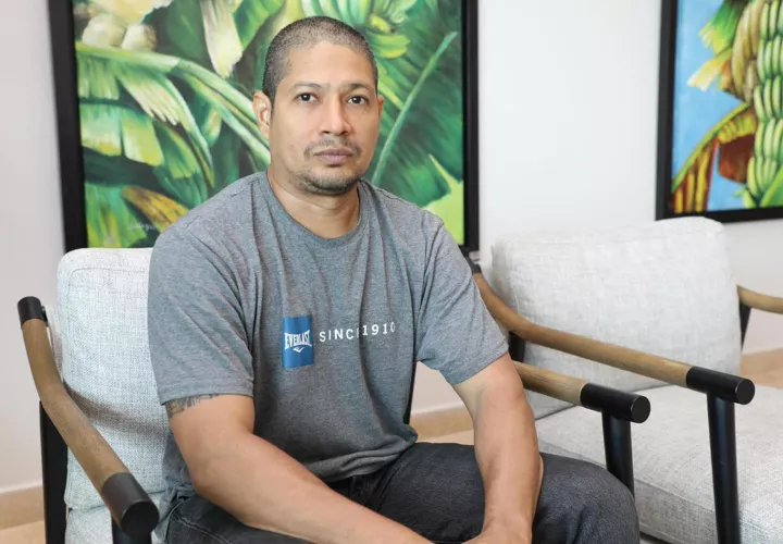 El marino panameño Olmedo Nuñez llegó hoy a Panamá 