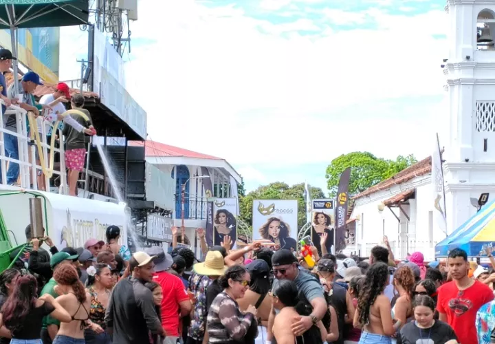 El alcalde del distrito, Noé Herrera, indicó que los permisos se estarán tramitando a partir de la fecha y hasta el próximo 12 de febrero, con la proyección de autorizar más de 100 puestos a lo largo de todo el recorrido del carnaval. Foto. Thays Domínguez