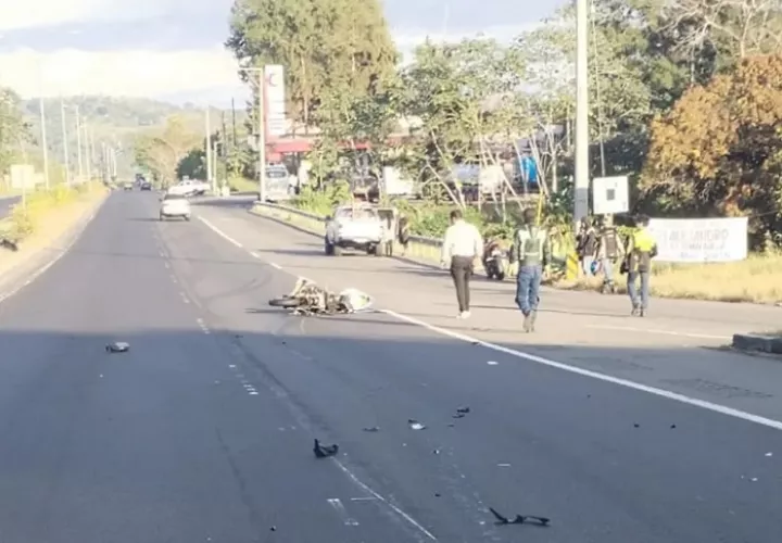 En la xcolisión está involucrado un pick up de color blanco.  /  Foto: BCBRP