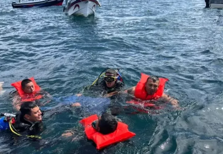 Los cinco fueron auxiliados en el lugar y puestos a salvo tras la intervención de los equipos de rescate.