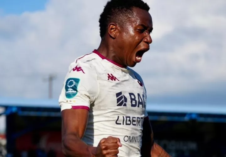 Tomás Rodríguez celebra su primer gol anotado en el fútbol de Costa Rica. Foto: Deportivo Saprissa