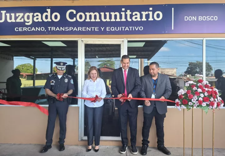 Hoy fue inaugurado en Don Bosco el primer juzgado comunitaria. Estuvo presente la ministra Dinoska Montalvo y el representante del corregimiento, Pier Janson.