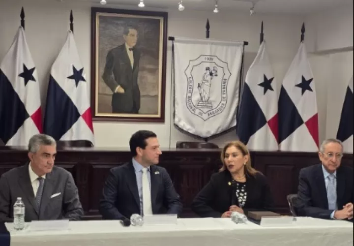 El embajador de Estados Unidos, Kevin Marino estuvo reunido con la directica del Colegio Nacional de Abogados. 