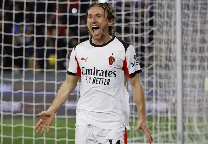 El croata Luka Modric durante el partido de su equipo, el Milan. Foto: EFE