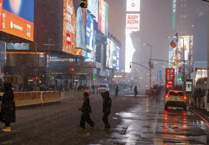 Hay una alerta de ventisca para la ciudad, la primera vez en nueve años que se emite esta clase de alerta. Foto. EFE