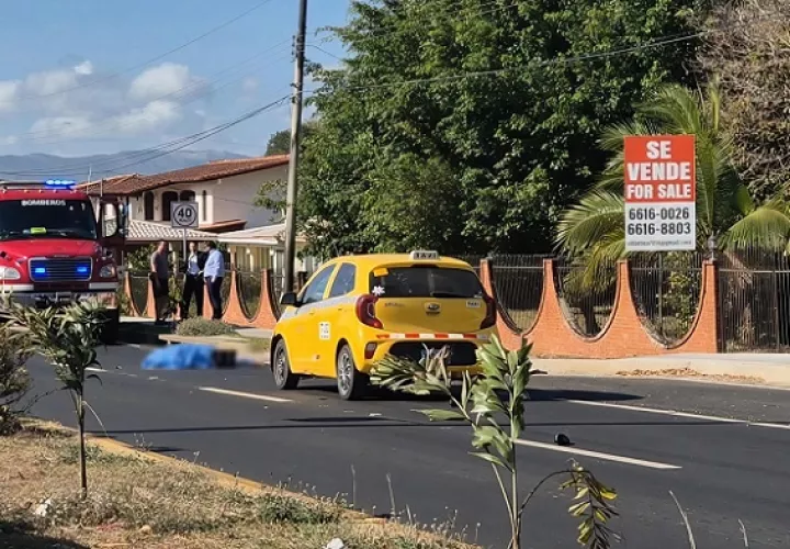 La mujer falleció en la escena del atropello.  /  Foto: Thays Domínguez