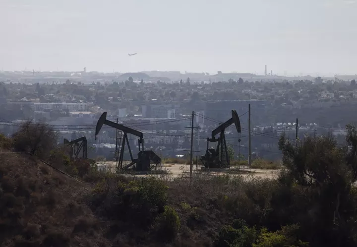 El oro negro reaccionó al alza y se disparó a su nivel más alto de los últimos ocho meses tras el estallido de la guerra iniciada el pasado sábado entre Estados Unidos, Israel e Irán.  Foto. Archivo