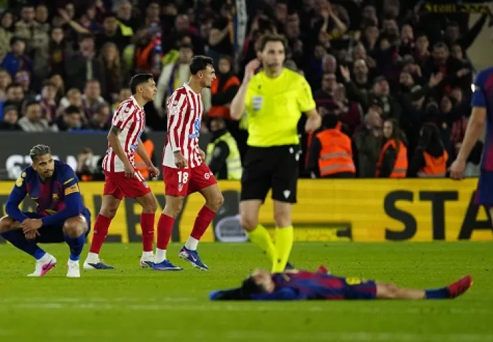 Al Barcelona le queda luchar por el título de la Liga Española y el de la Liga de Campeones de la UEFA. Foto: EFE