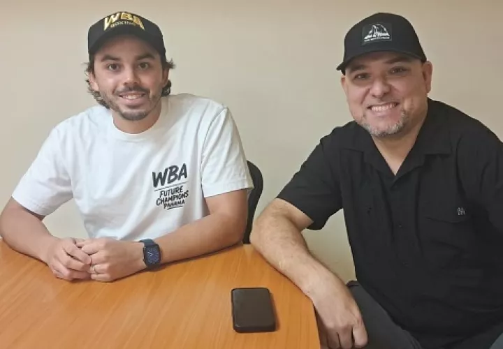 Alfredo Mendoza, de la AMB y Lucho Spada. Foto: Joel González