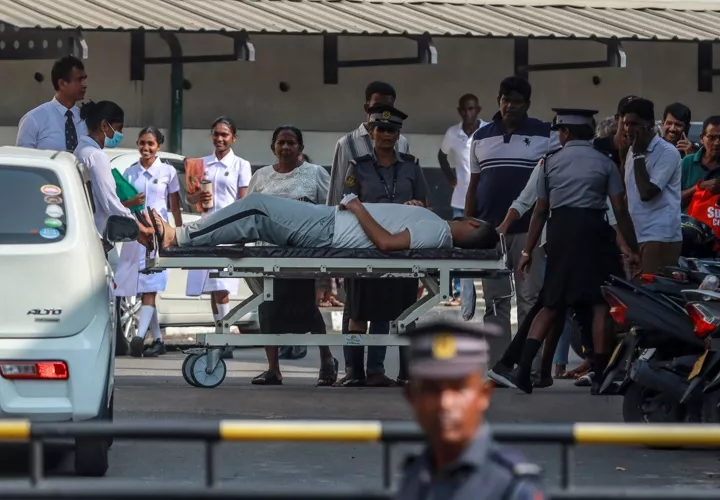 Los 208 miembros de la tripulación de una flotilla iraní recibieron ayuda. Foto. EFE
