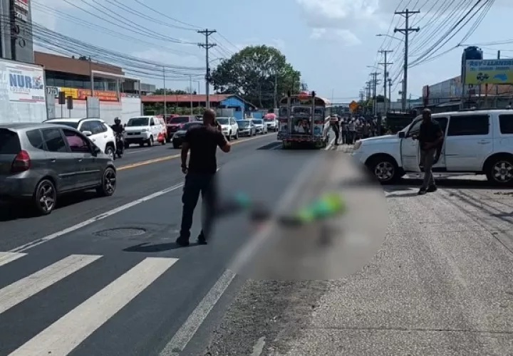 Al parecer el conductor del autobús no las vio.  Foto: traficocpanama