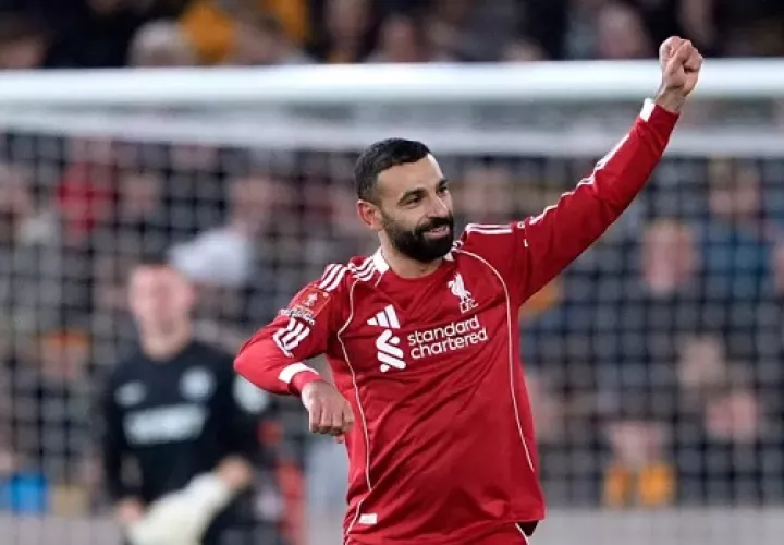Mohamed Salah celebra su gol anotado en el partido. Foto: EFE