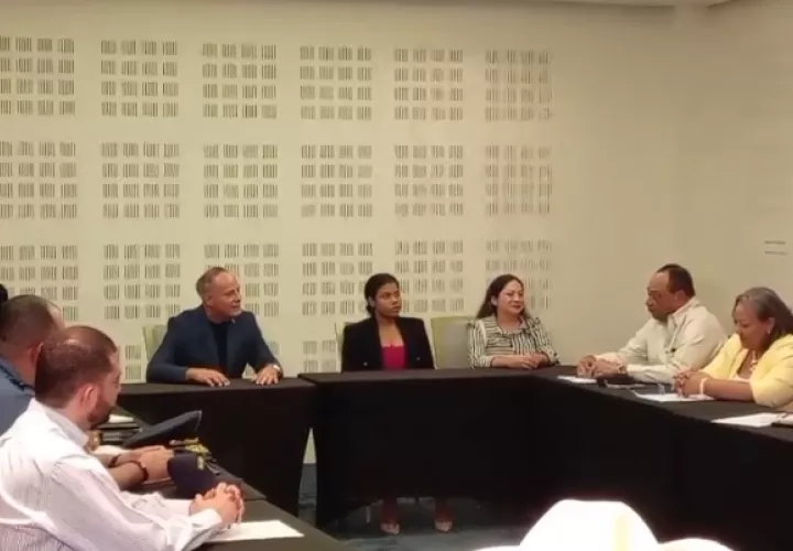 En la reunión participaron autoridades de seguridad y empresarios.