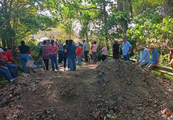 Los residentes señalan que aunque existe conocimiento del problema por parte de autoridades locales, la comunidad sigue a la espera de una solución concreta, especialmente antes de la llegada de la próxima temporada de lluvias. Foto. Thays Domínguez