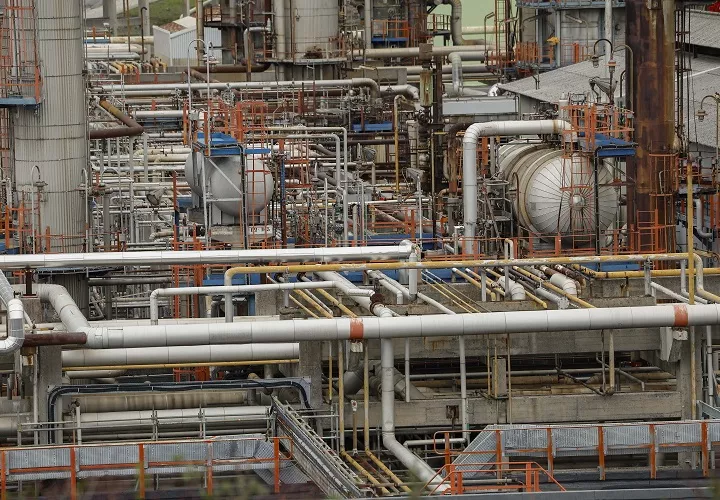 La determinación de sacar los 400 millones de barriles de petróleo de las reservas estratégicas fue tomada por los 32 países miembros de la Agencia Internacional de Energía. Foto. EFE