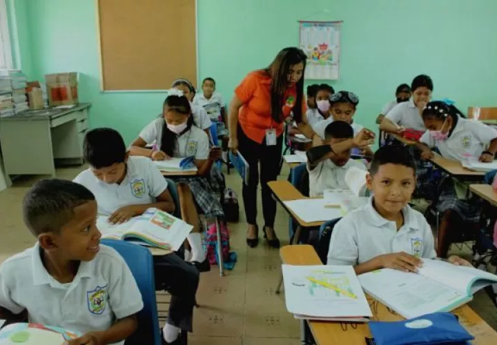 Se busca garantizar la continuidad del servicio educativo en los centros escolares del país. Foto: Archivo