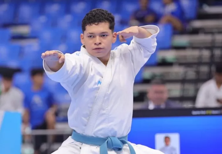 Edgardo Torres durante una de sus presentaciones en el Campeonato Centroamericano de Karate. Foto: Cortesía