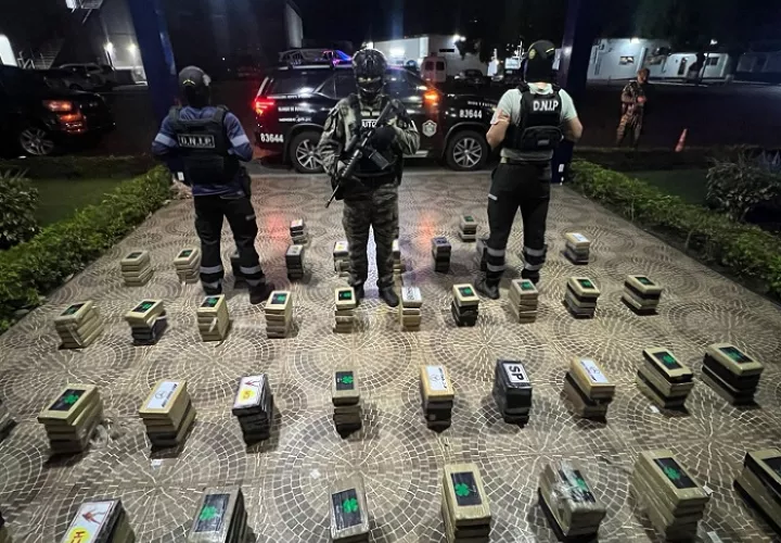 La narcocarga quedó a disposición de la Fiscalía de Drogas.  /  Foto: PN