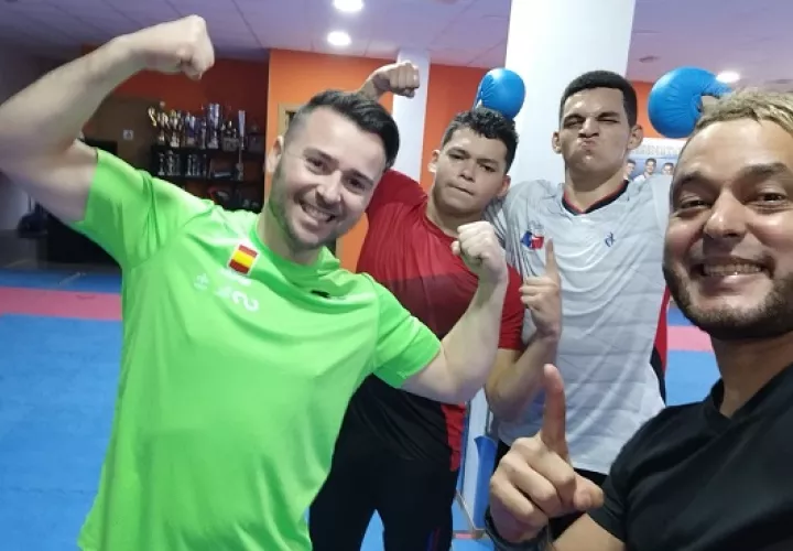 Junto al campeón mundial Frank Salazar (i). Foto: Cortesía