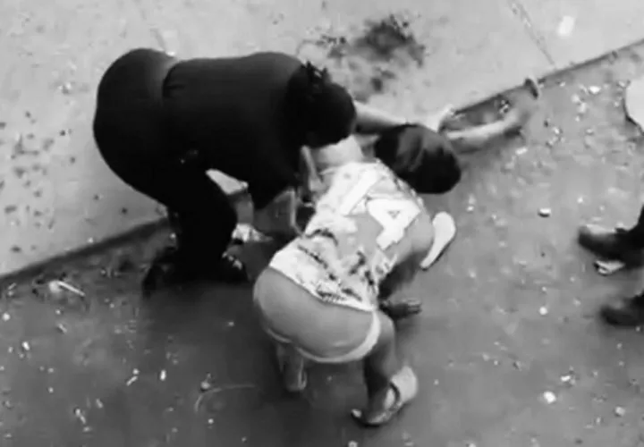 La mujer fue trasladada de emergencia l hospital de Colón.  /  Captura de video RS
