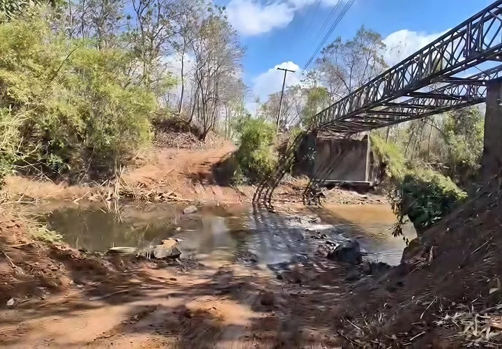 Los moradores también han reportado dificultades en las vías alternas habilitadas, como las de Los Canelos y Pedernal, en Herrera.