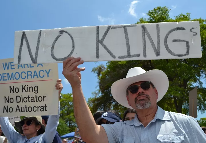 La tercera jornada del movimiento 'No Kings', que congregó al menos a 8 millones de personas en más 3.300 protestas en los 50 estados del país, según los organizadores. Foto. EFE
