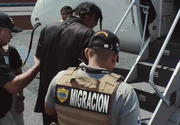 Este extranjero, de tez morena, también mantiene en su contra diversos antecedentes penales, entre ellos la entrada ilegal a los Estados Unidos.  / Foto: Migración