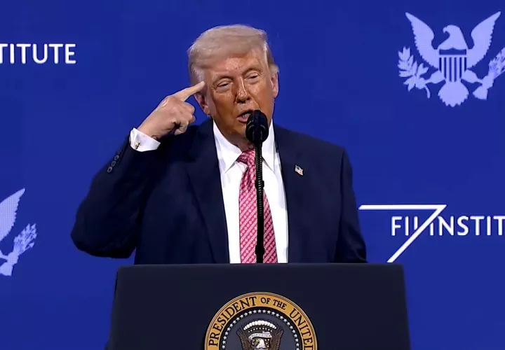 Captura de video de una transmisión de La Casa Blanca del presidente de Estados Unidos, Donald Trump. /EFE