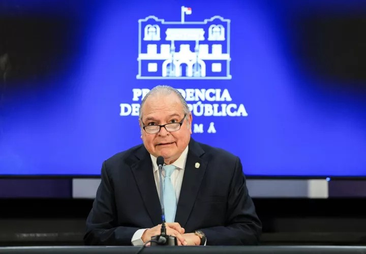 El ministro José Luis Andrade reiteró que por el momento, el tránsito solo estará permitido para motocicletas, automóviles sedanes, camionetas, microbuses y buses tipo “coaster”.