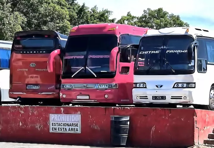 La disminución en la cantidad de pasajeros, ya que muchos usuarios optan por posponer sus traslados ante las incomodidades que representan los retrasos prolongados. Foto. Thays Domínguez