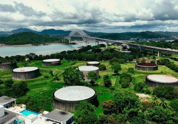 “Panamá Oil Terminals S.A. ha activado sus protocolos de respuesta ante emergencias y está colaborando plenamente con las autoridades competentes”, indica el comunicado.