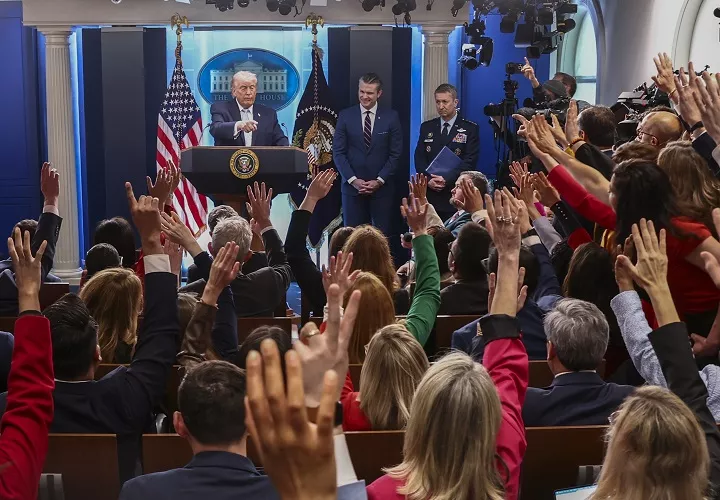 Se requiere el respaldo de dos tercios de la Cámara (de Representantes, la Cámara Baja nacional); para que actúen contra Donal Trump”.