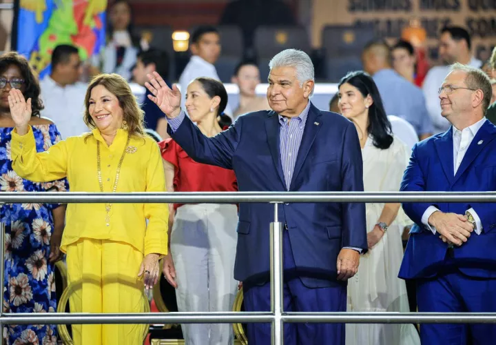 El acto se realizó en el estadio Rommel Fernández, donde se vivió el desfile de delegaciones y un fuerte respaldo a los 246 atletas panameños