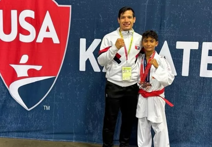Lucas con su Sensei Alberto Ramírez.
