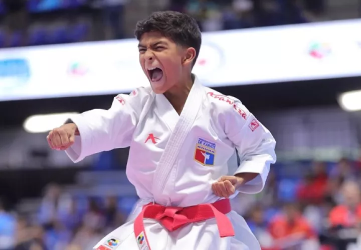 Durante una de sus presentaciones en el torneo internacional.